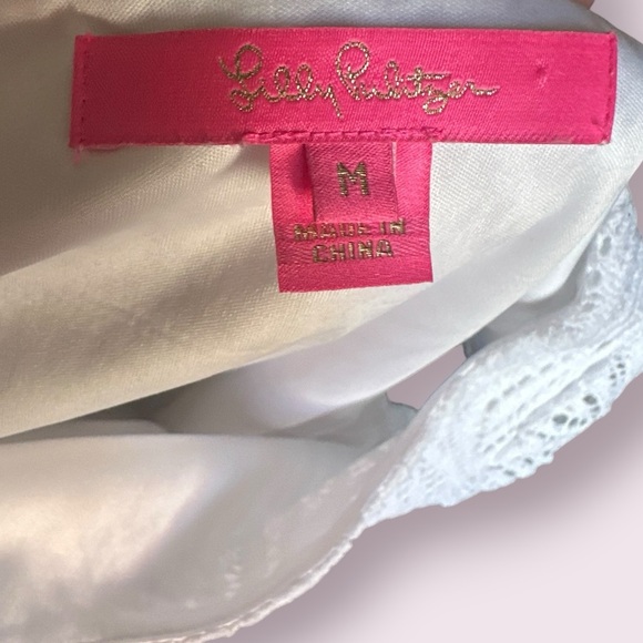 Lilly Pulitzer Lula Top – Size M
Style: Sea Swirling Lace in Resort White - Picture 9 of 11